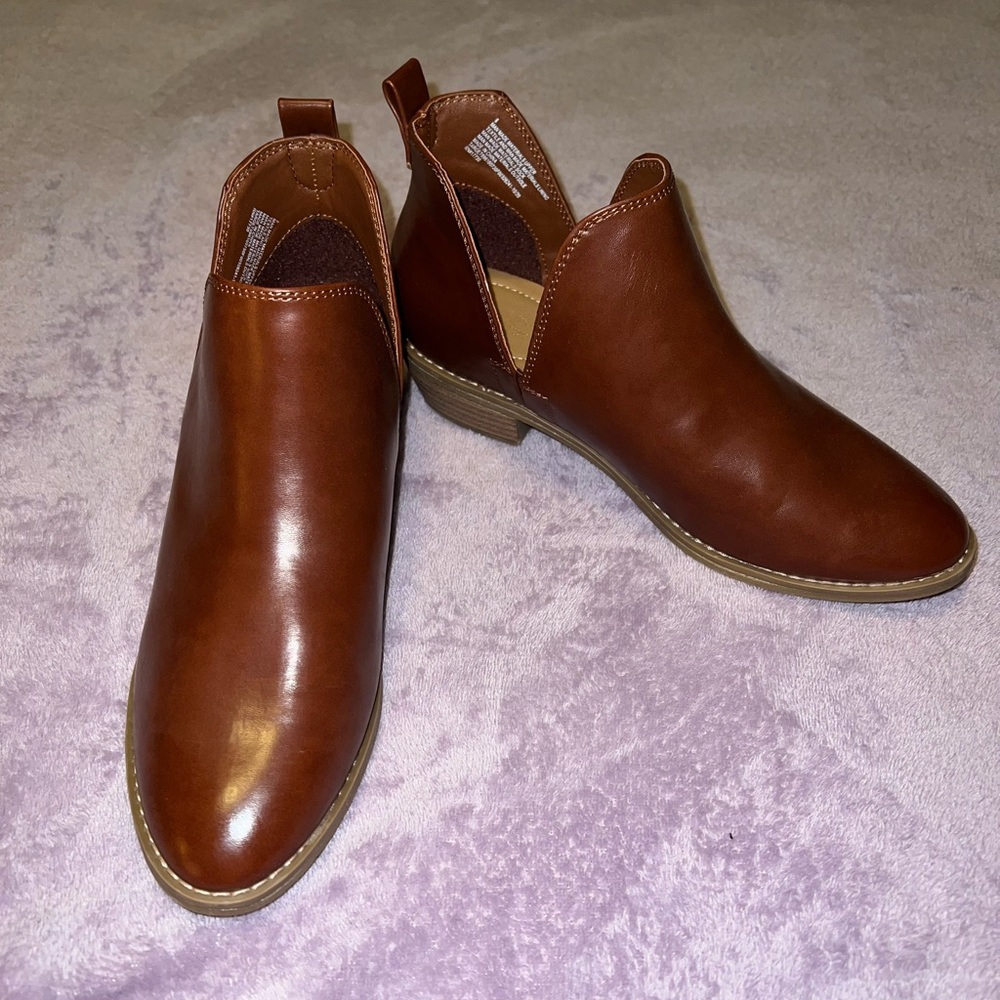 Universal Thread Slip On Ankle Booties